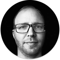 Porträtfoto von Linus Linder, Head of IT bei Müller - Die lila Logistik.