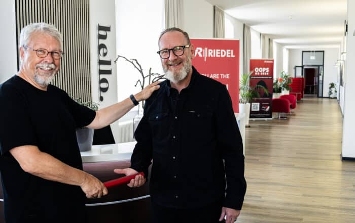 Staffelübergabe bei RIEDEL Networks: Bernhard Pussel (links) und Oliver Burgdorf, Chief Sales Officer (rechts)
