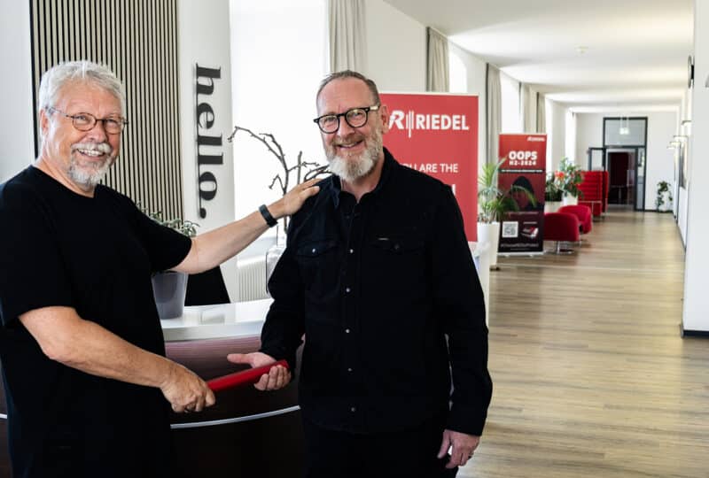 Staffelübergabe bei RIEDEL Networks: Bernhard Pussel (links) und Oliver Burgdorf, Chief Sales Officer (rechts)